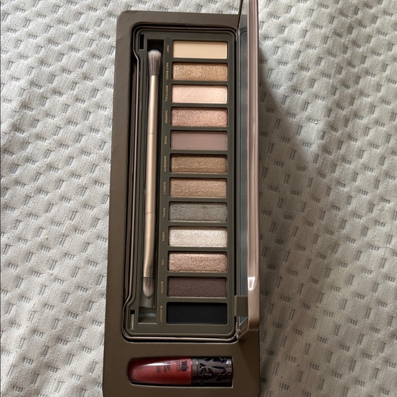 Urban Decay Naked2 Eyeshadow Palette - Neutral Tones - Picture 5 of 7